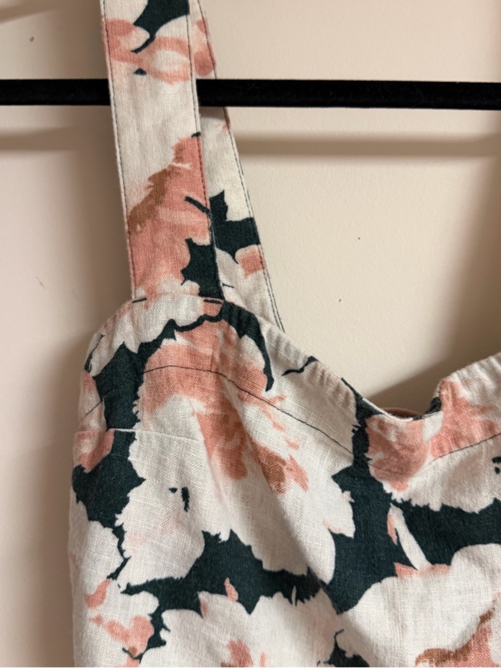 Abercrombie & Fitch Floral Keyhole Crop Top Size Small - Picture 3 of 6